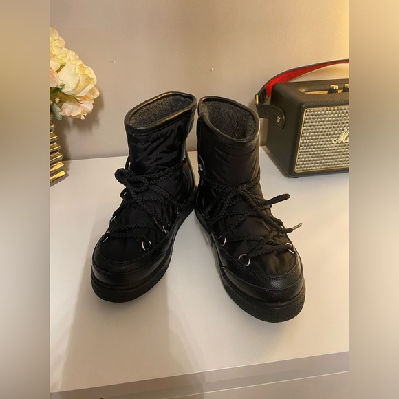 Super warm woman’s winter Moncler boots size 36 - Picture 3 of 9